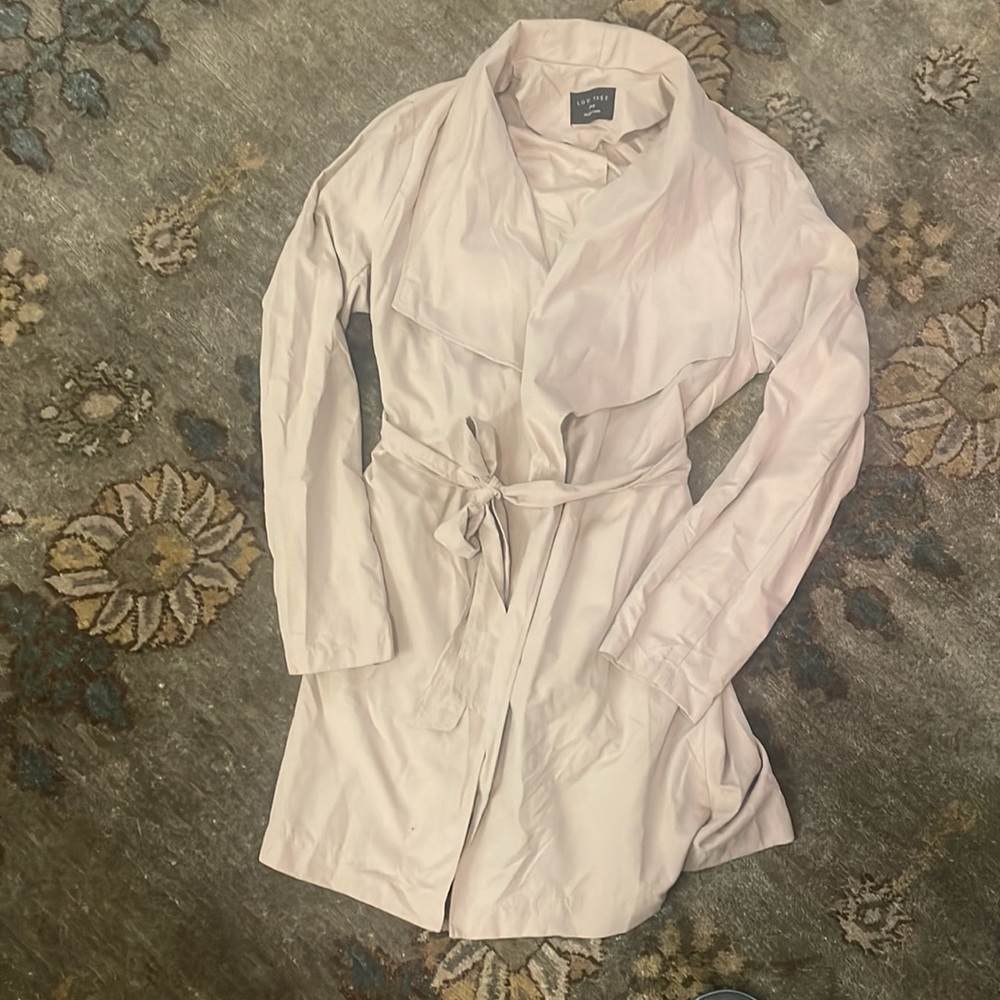 Ladies tan jacket. Size large. EUC. - Picture 4 of 6